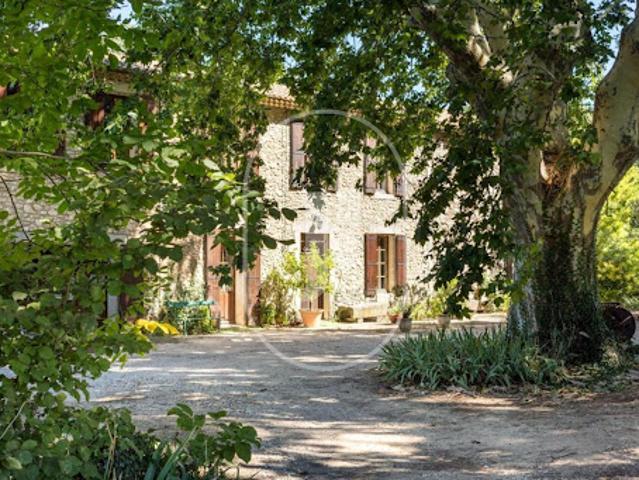 Ferme vente à Arles, Mollégès