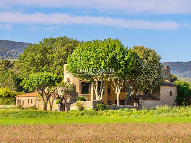 Ferme vente à Apt, La Tour-d'aigues