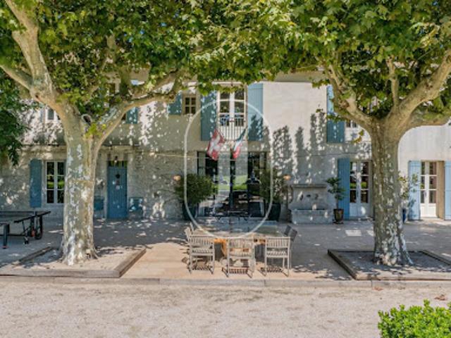 Ferme vente à Arles, Eyragues