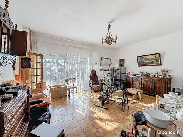 Maison vente à Arles, Cabannes