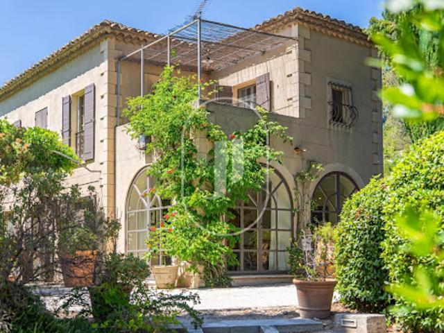 Ferme vente à Arles, Fontvieille