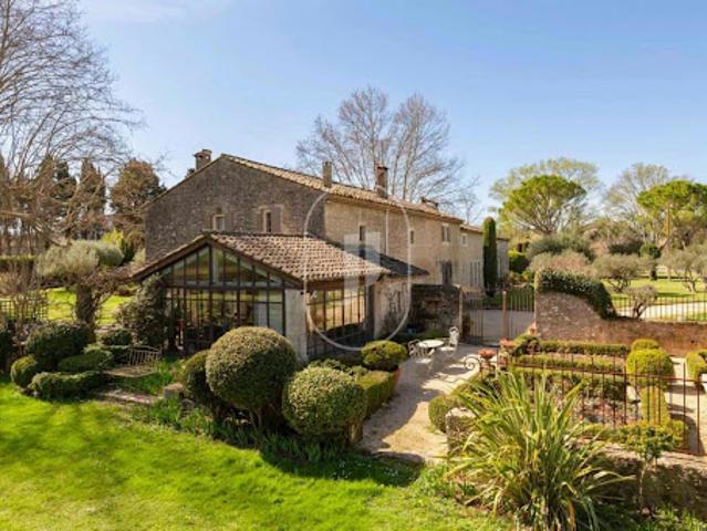 Ferme vente à Arles, Eygalières