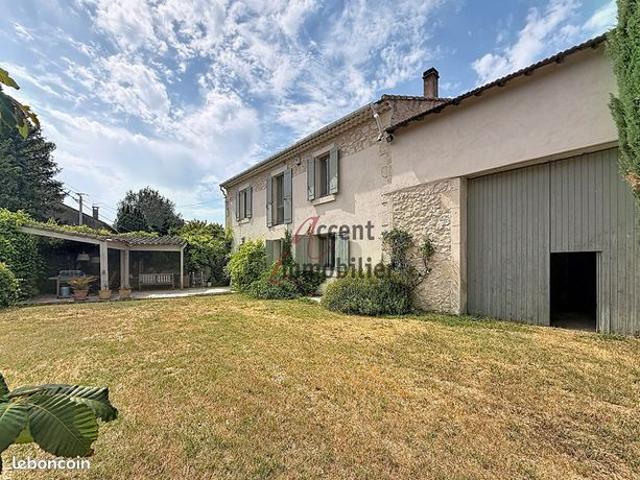 Maison vente à Arles, Cabannes