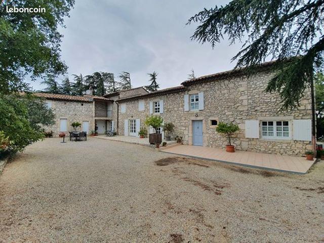 Maison vente à Châteauneuf-du-rhône, Guadeloupe