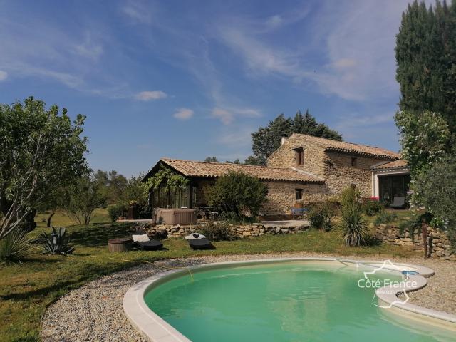 Ferme vente à Alès, Les Mages