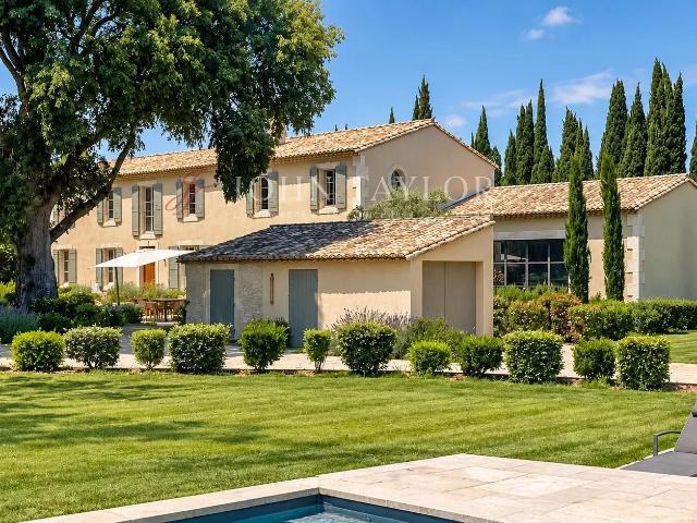 Ferme vente à Quartier La Sousto, Saint-Rémy-de-Provence