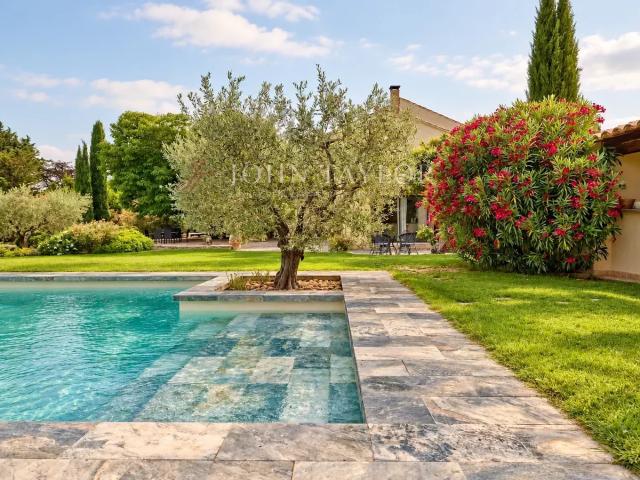 Ferme vente à Quartier La Sousto, Saint-Rémy-de-Provence