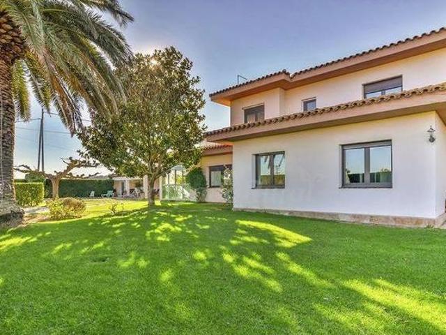 Casa en alquiler en Viladamat, Girona