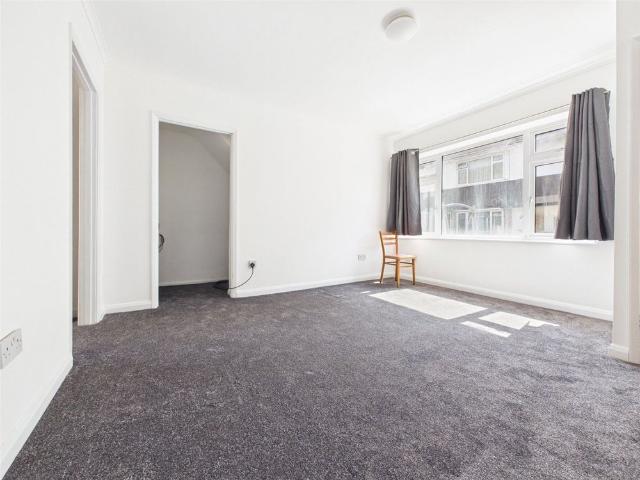 Apartment for rent in Yeading, Greater London