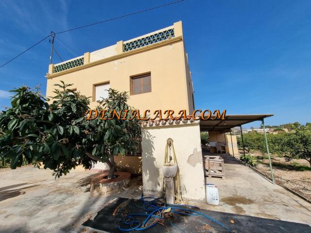 Casa Rural en venta en Beniarbeig