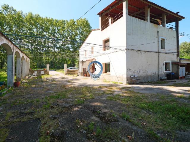 Casa Rural en venta en Bescanó