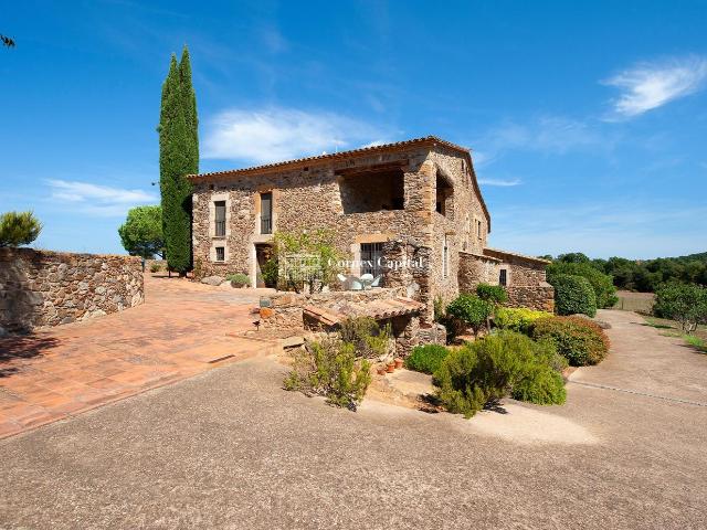 Casa Rural en venta en La Bisbal D'empordà