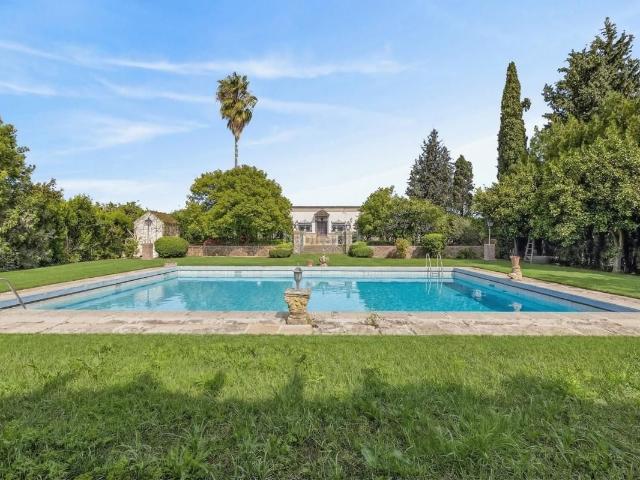 Casa Rural en venta en Lora Del Río, Andalucía