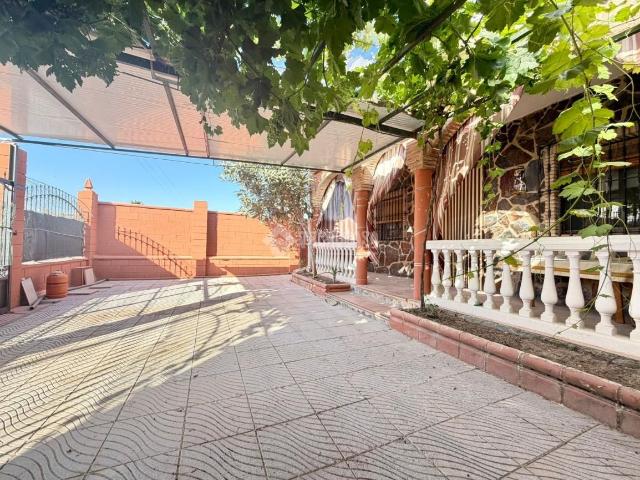 Casa Rural en venta en Barrio de la Isla, Puente Genil