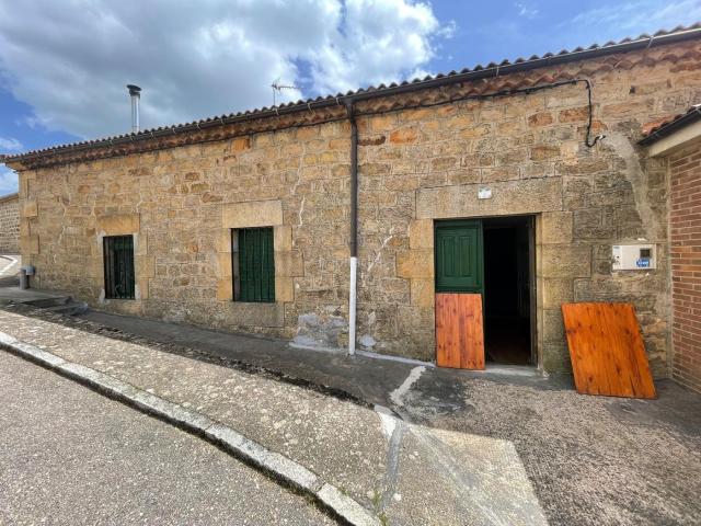 Casa Rural en venta en Regumiel De La Sierra, Castilla y León