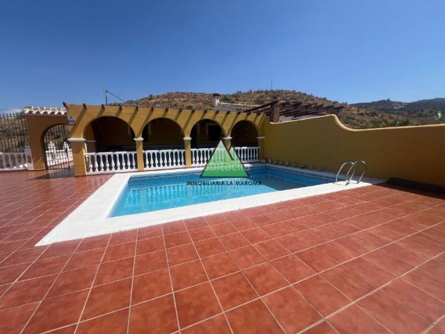 Casa Rural en venta en La Gloria, La Axarquía