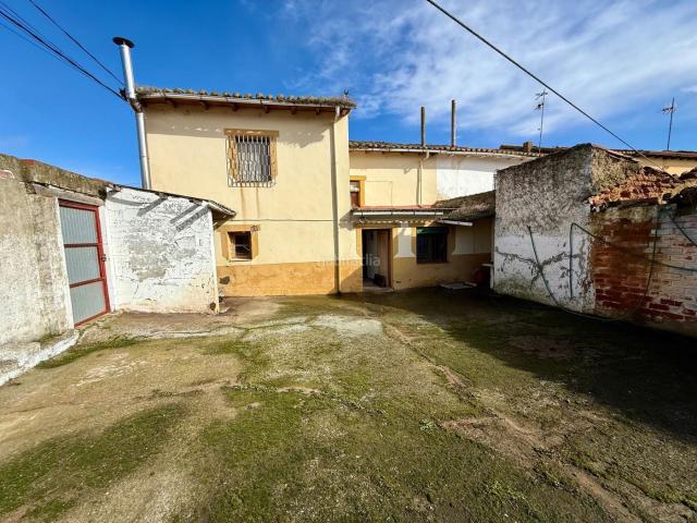 Casa Rural en venta en Toral De Los Guzmanes, Castilla y León