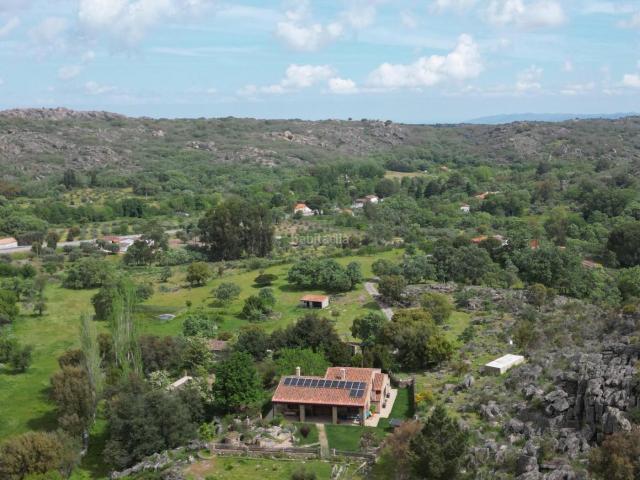 Casa Rural en venta en Valencia De Alcántara