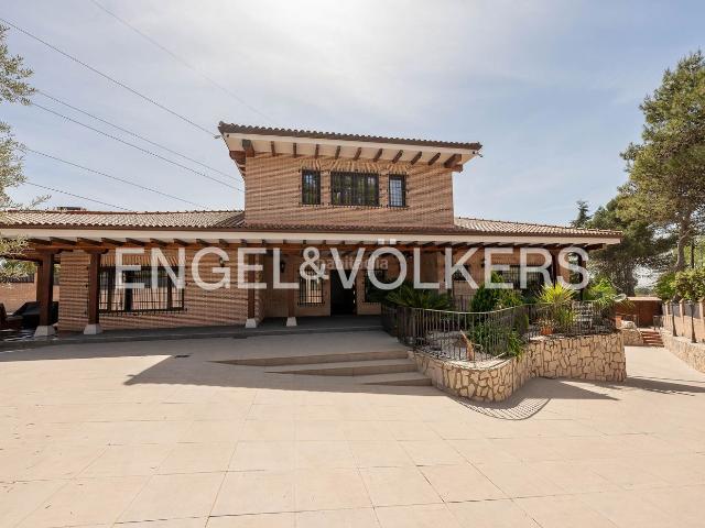 Casa Rural en venta en Villaviciosa De Odón, Madrid