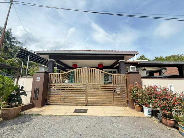 Bungalow for sale in Malaka