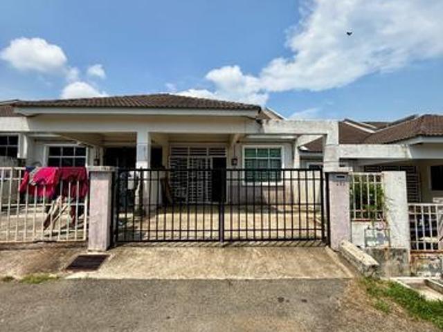 Terraced House for sale in Malaka