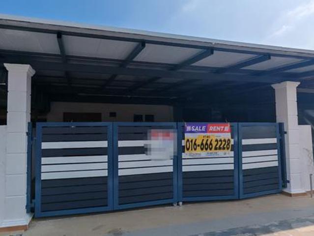 Terraced House for sale in Malaka