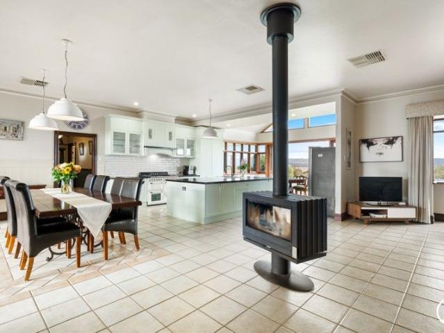 Cottage for sale in Horseshoe Creek, South Australia