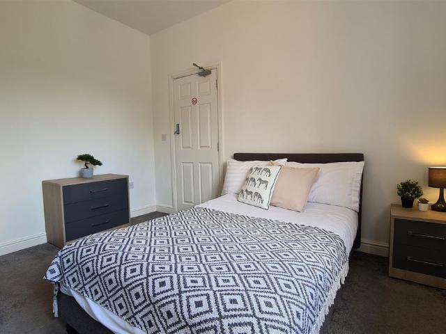 Room for rent in Gravelly Hill, West Midlands