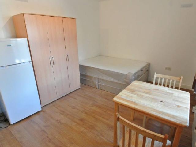 Studio for rent in London Borough of Harrow, Greater London