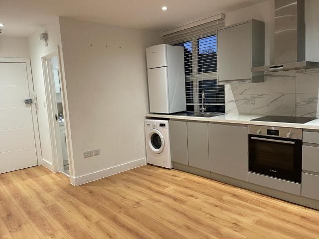 Apartment for rent in Wealdstone, Greater London