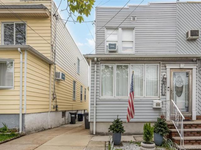 House for sale in Queens, Arverne