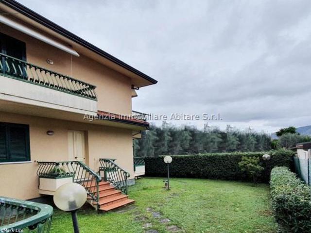 Villa Indipendente in vendita a Marina Di Massa, Toscana