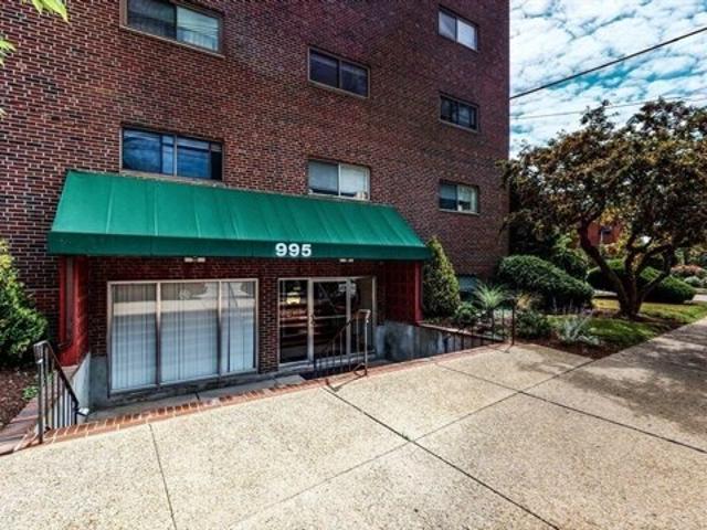 Condo for sale in Arlington