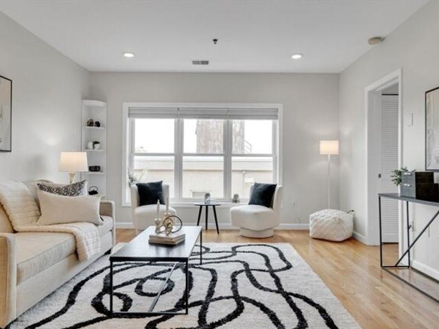 Condo for sale in Cambridge