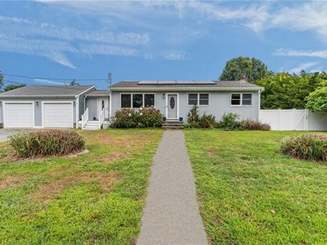 House for sale in Portsmouth, Rhode Island