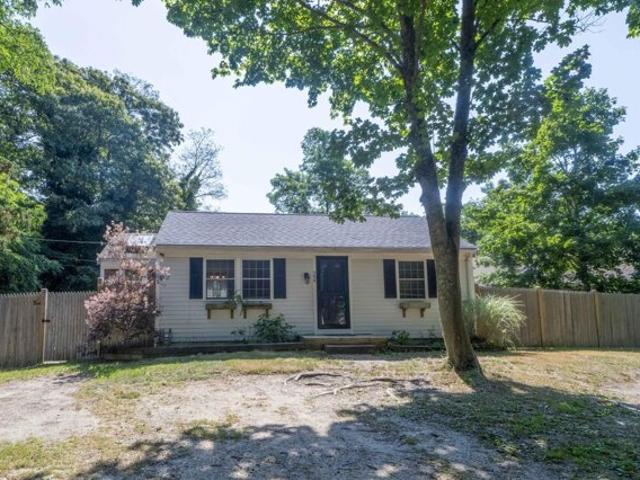 House for sale in Eastham