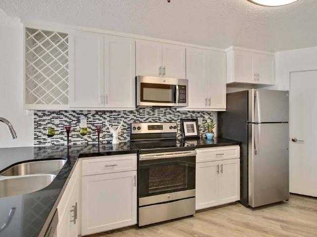 Apartment for rent in Canoga Park, California