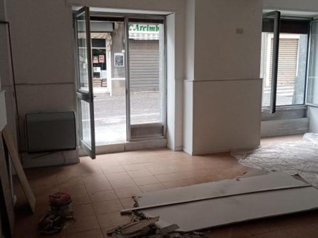 Locale Commerciale in affitto a Piemonte, Biella
