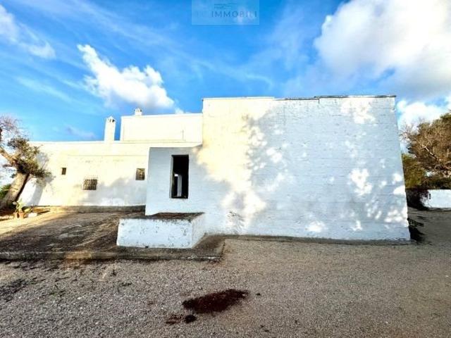 Locale Commerciale in vendita a Puglia, Brindisi