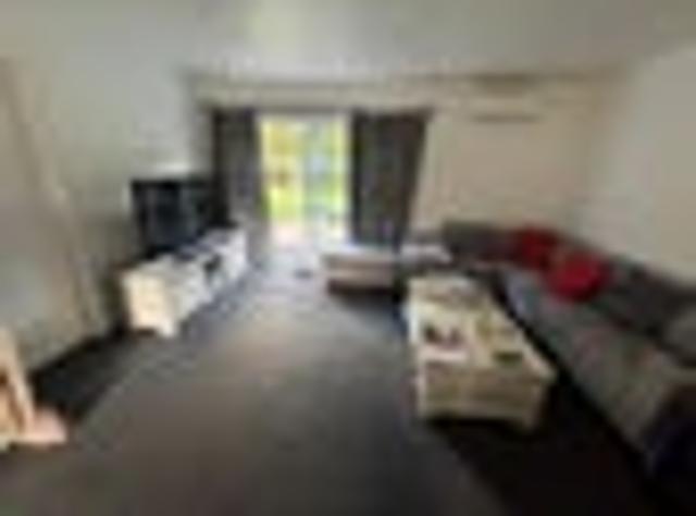 Apartment for rent in Oratia