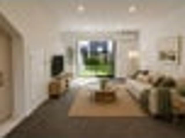 Townhouse for rent in Massey, Henderson-Massey