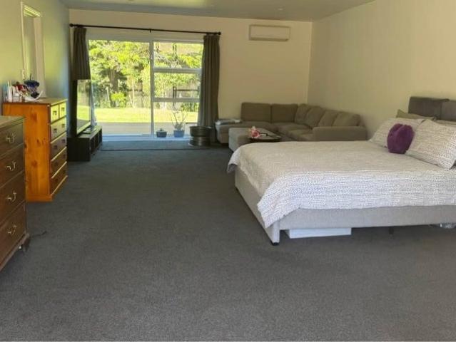 House for rent in Oratia