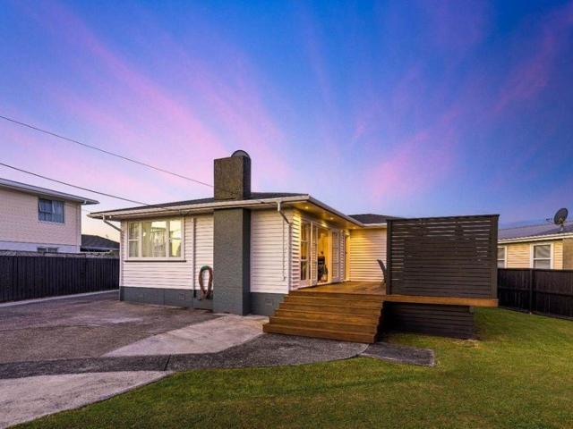 House for rent in Oratia