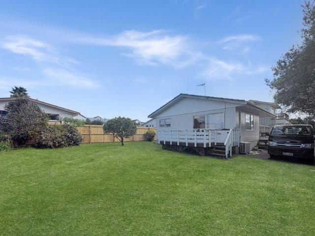 Apartment for rent in Royal Heights, Henderson-Massey