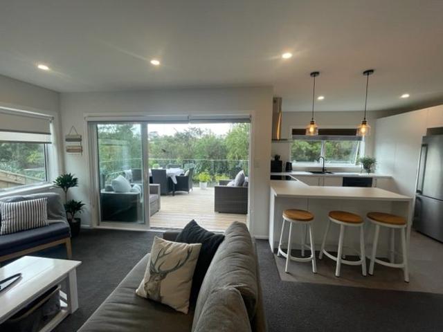 House for rent in Oratia