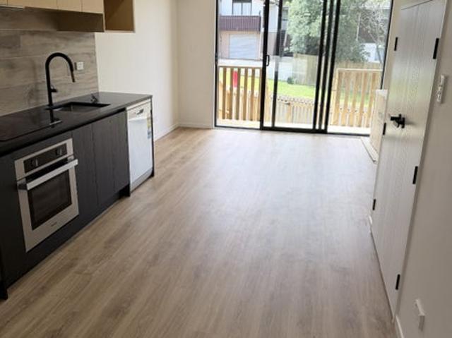 House for rent in Oratia