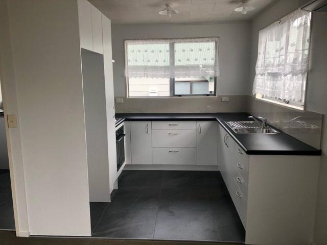 House for rent in Oratia