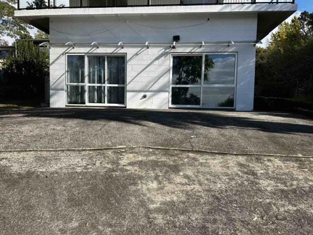 House for rent in Oratia