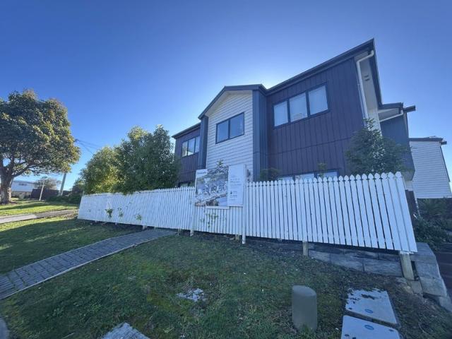 House for rent in Oratia