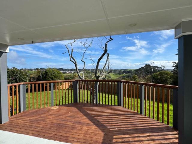 House for rent in Oratia